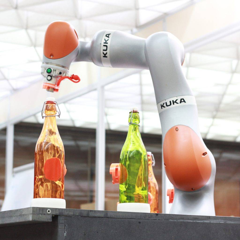 Bras cocktail : le serveur robotique