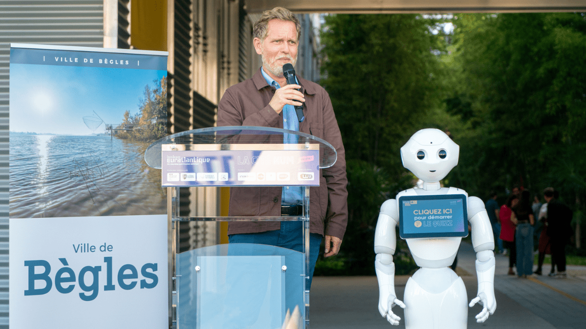 L'incroyable robot Pepper anime la Cité numérique lors d'un événement captivant !