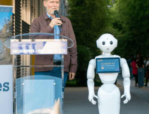 La Cité Numérique de Bègles illuminée par un robot humanoïde : Pepper